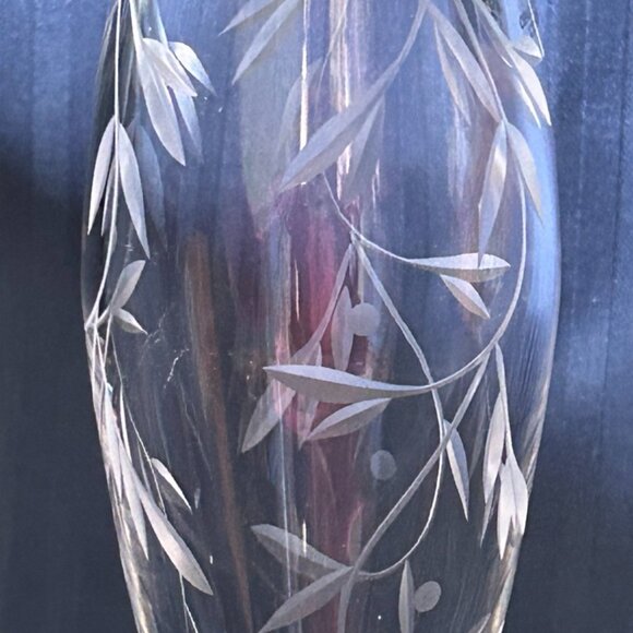 Lenox White Glass Art 9" Vase with Intricate Geometric Cuts and Sparkling Facets - Picture 6 of 11